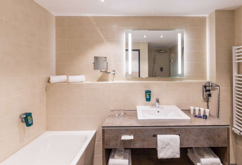 בית מלון כפרי Park Inn By Radisson Neumarkt