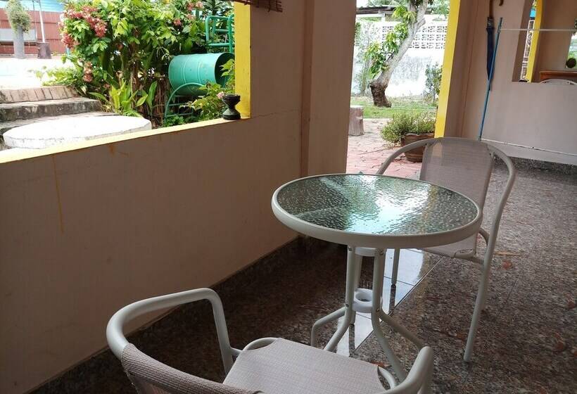 בית מלון כפרי Penny's Home Stay Resort