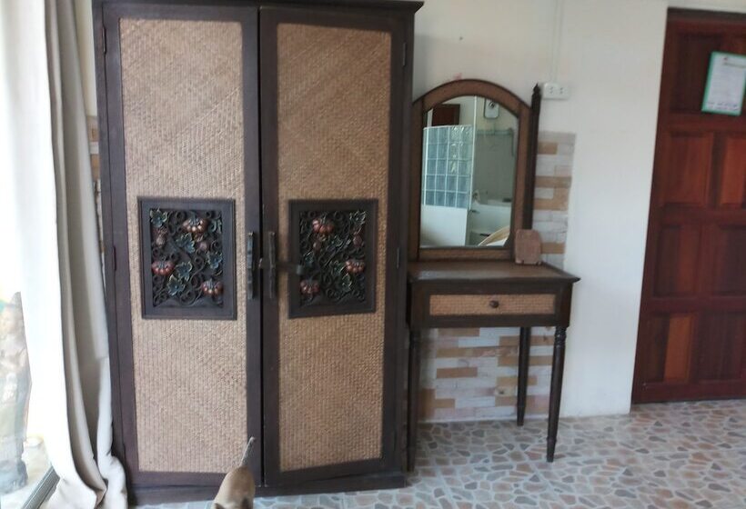 בית מלון כפרי Penny's Home Stay Resort