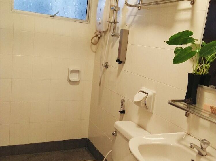 فندق Perdana Serviced Apartment & Resorts