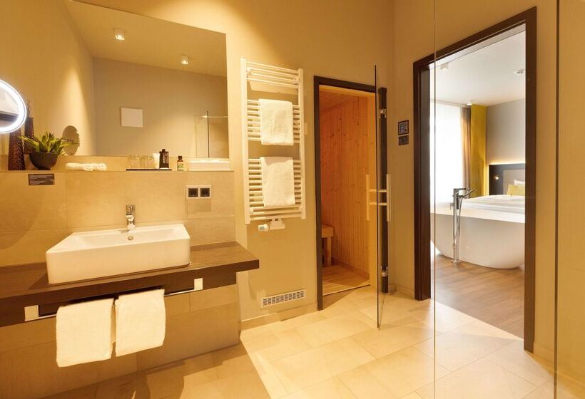 Отель Platzhirsch