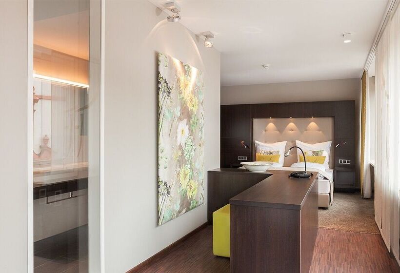 Отель Platzhirsch