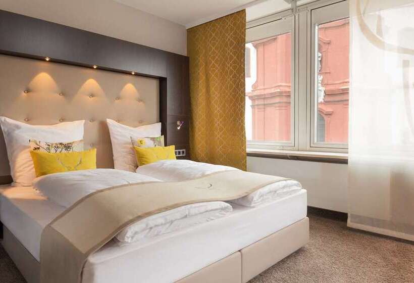 Отель Platzhirsch