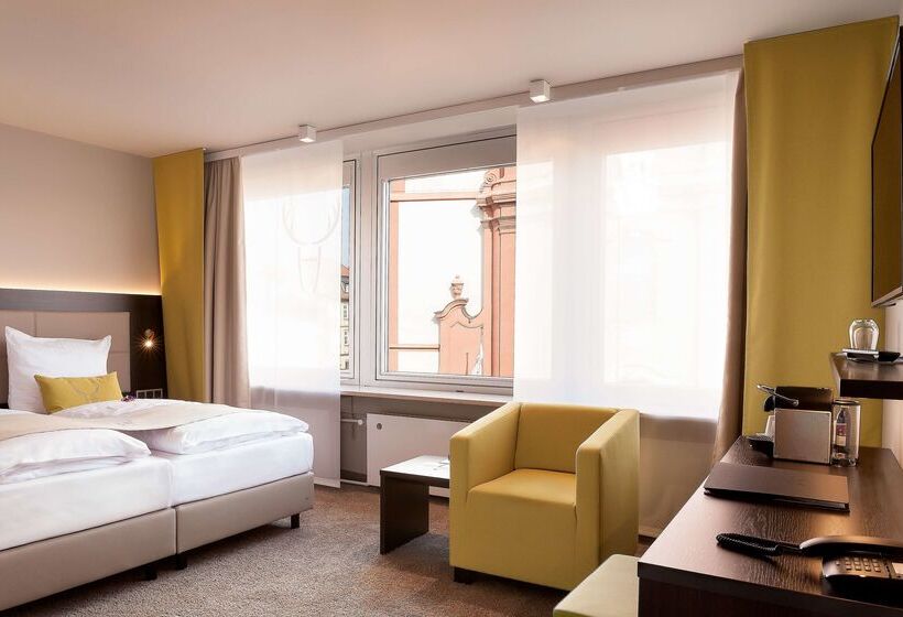 Отель Platzhirsch