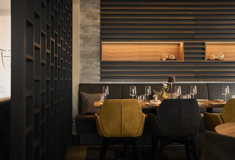 Отель Platzhirsch