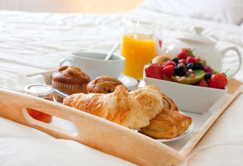 هتل Punta Del Este Arenas