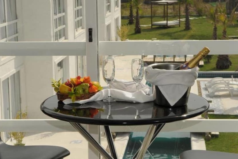 هتل Punta Del Este Arenas