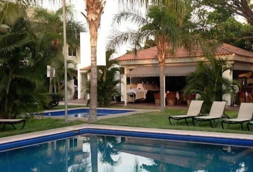 فندق Real Posada