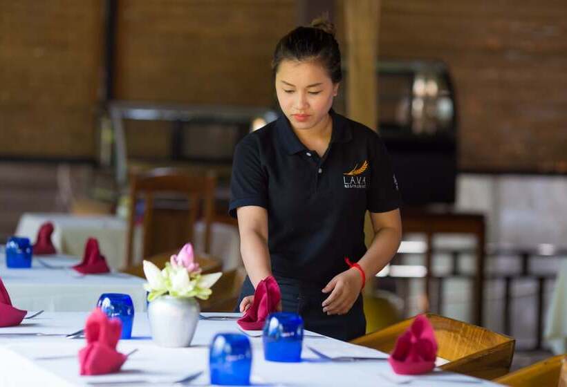 هتل River And Villa