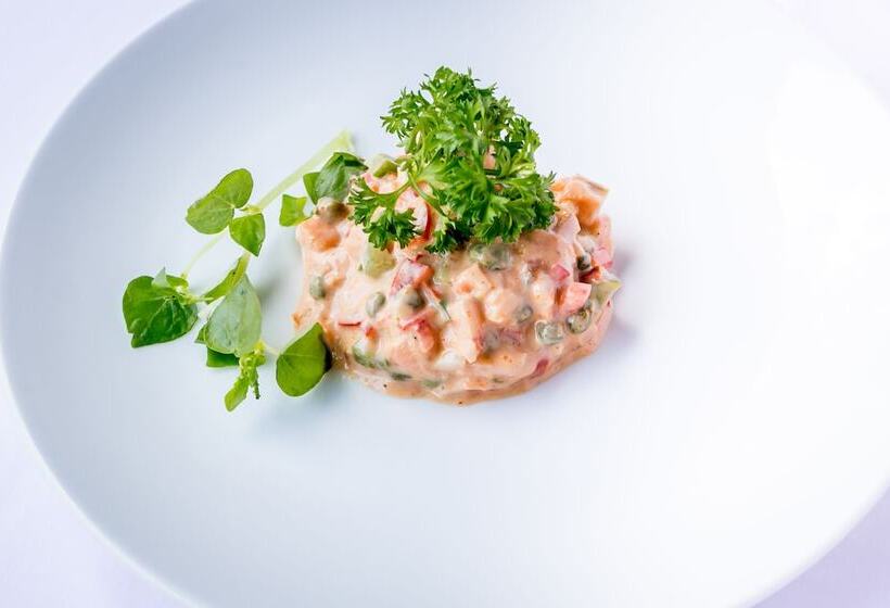 هتل River And Villa