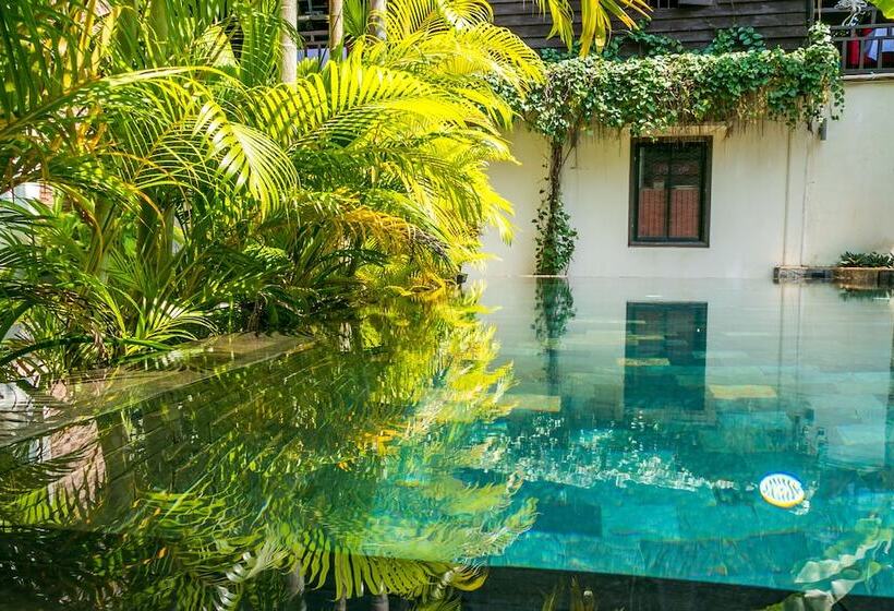 هتل River And Villa