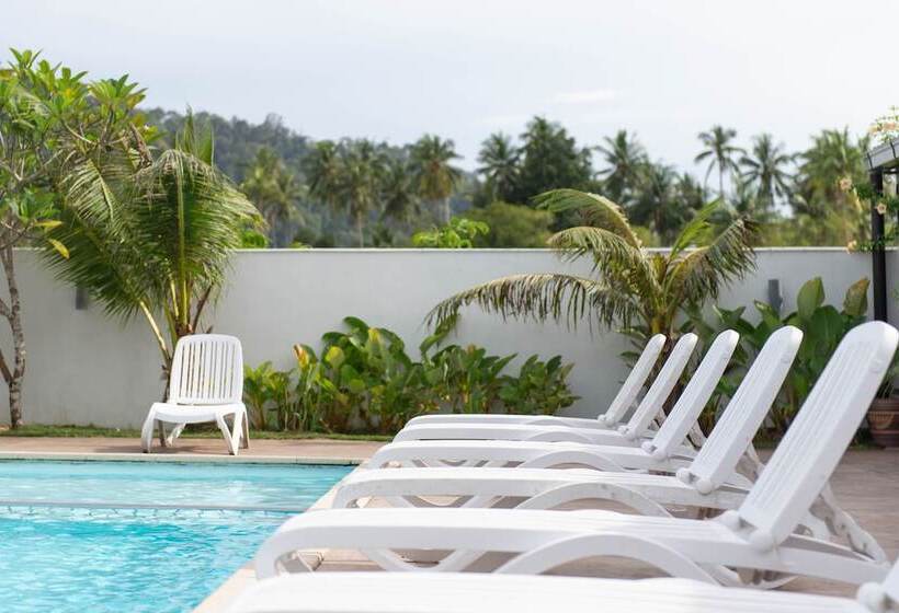 هتل Riverra Inn Langkawi