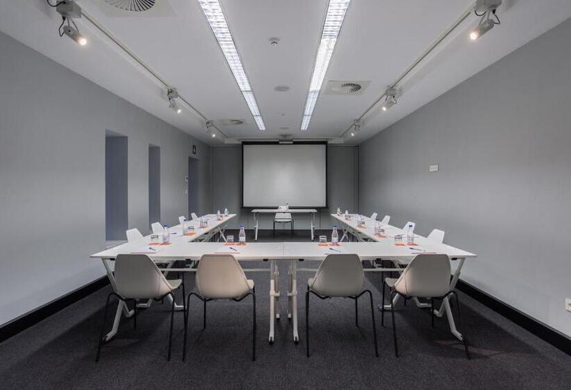 هتل Room Mate Valeria