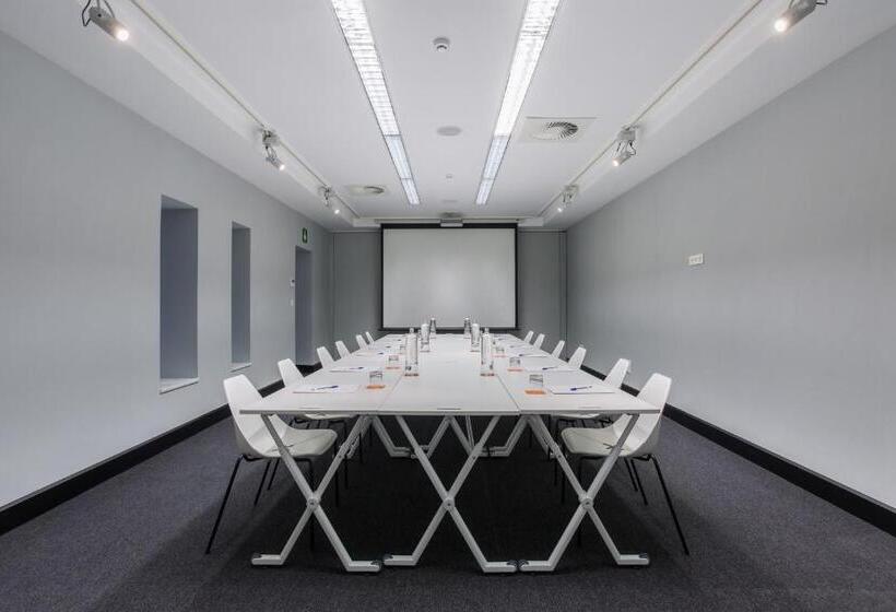 هتل Room Mate Valeria