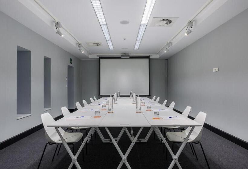 هتل Room Mate Valeria