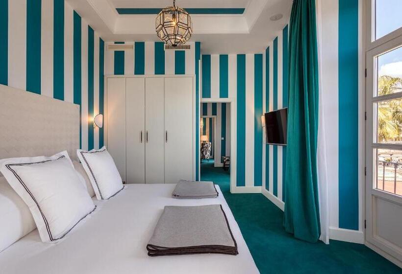 هتل Room Mate Valeria