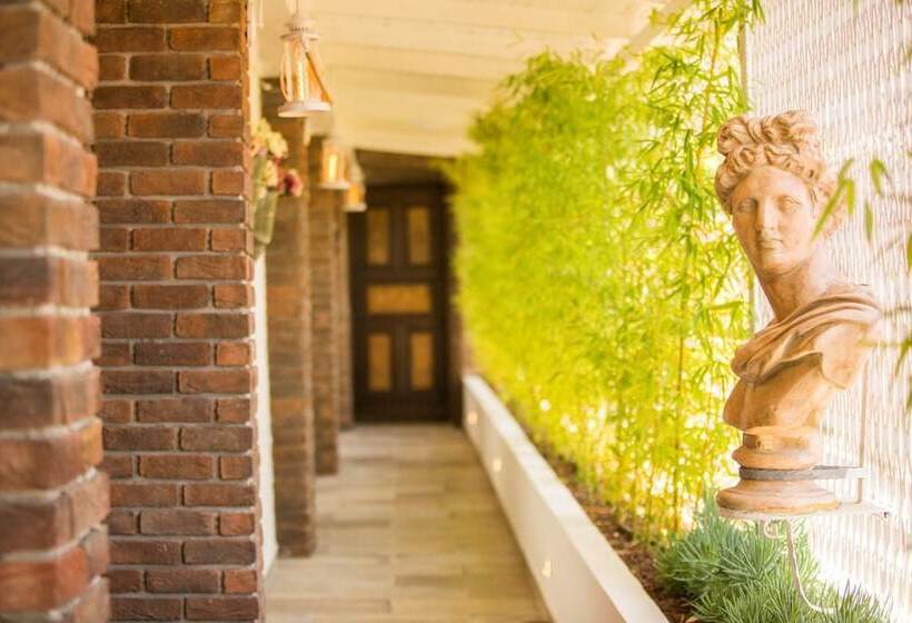 Отель S3 Orange Exclusive