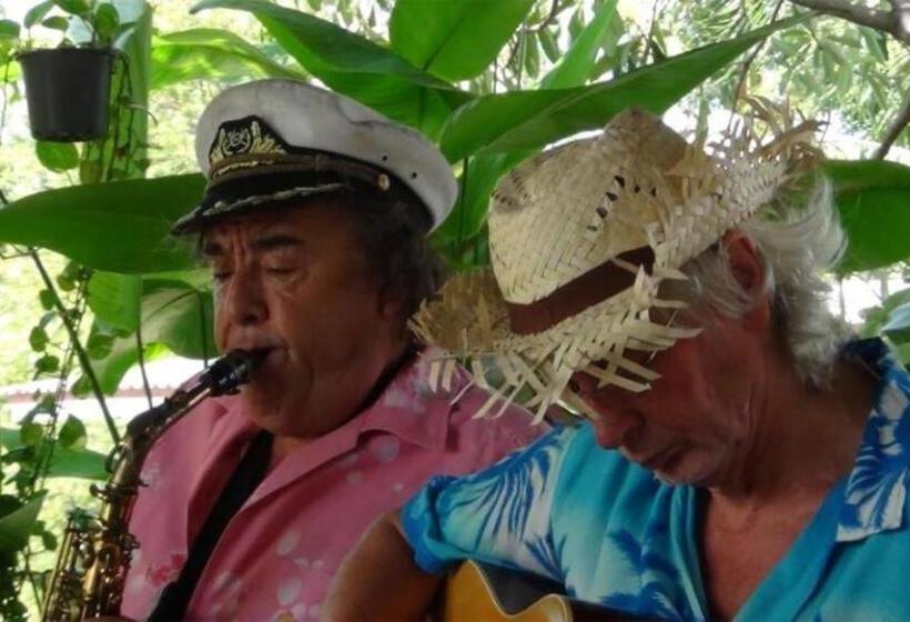 Отель Sananwan Palace