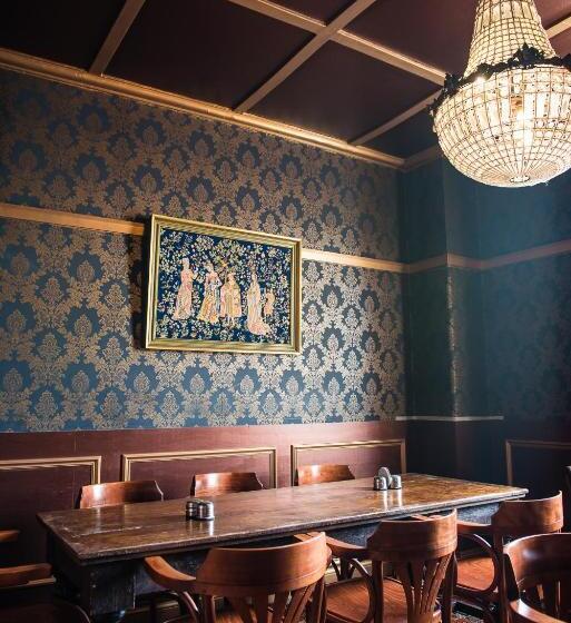 Shakespeare Hotel Surry Hills