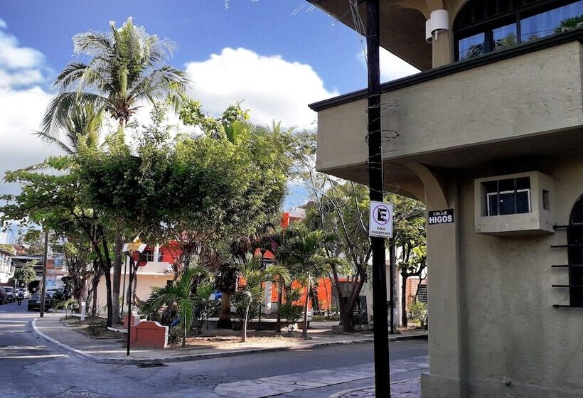 호텔 Solimar Inn Suites