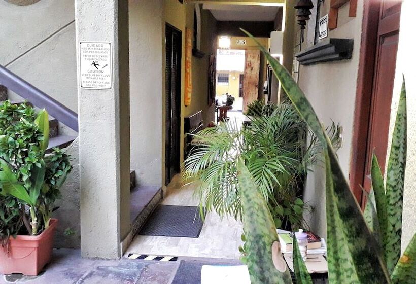 호텔 Solimar Inn Suites