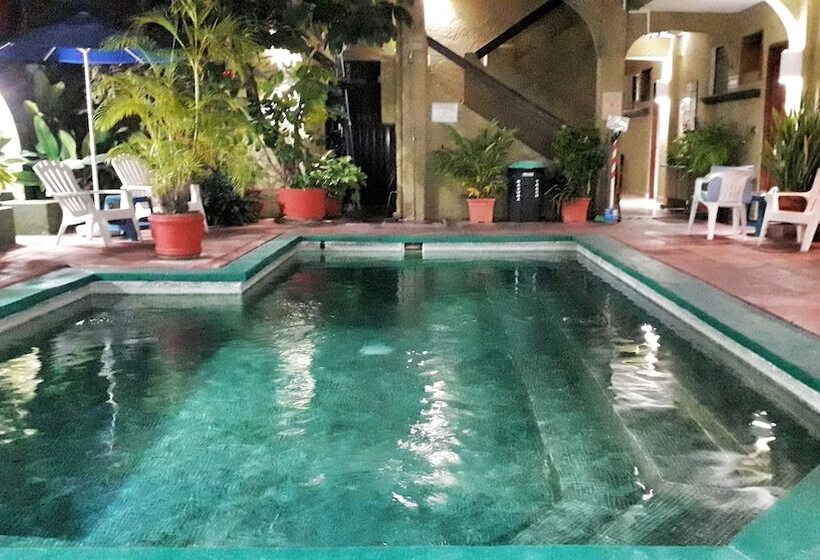 호텔 Solimar Inn Suites