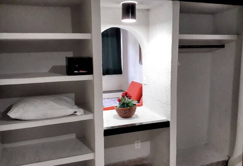 호텔 Solimar Inn Suites