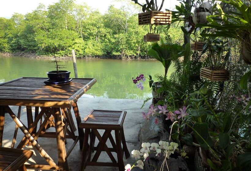 هتل The Mangrove Hideaway Koh Chang