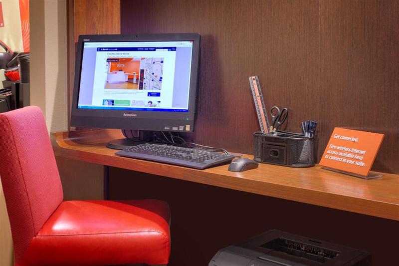 Отель Towneplace Suites By Marriott Dickinson