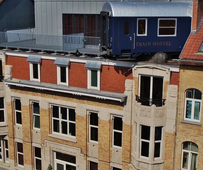 فندق Train Hostel