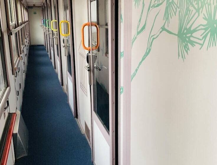 فندق Train Hostel