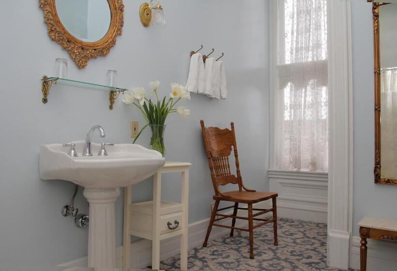 בית מלון כפרי Victorian Inn