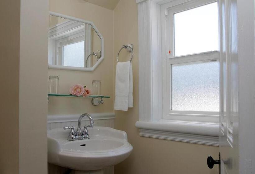 בית מלון כפרי Victorian Inn