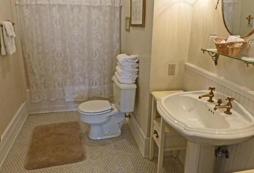 בית מלון כפרי Victorian Inn