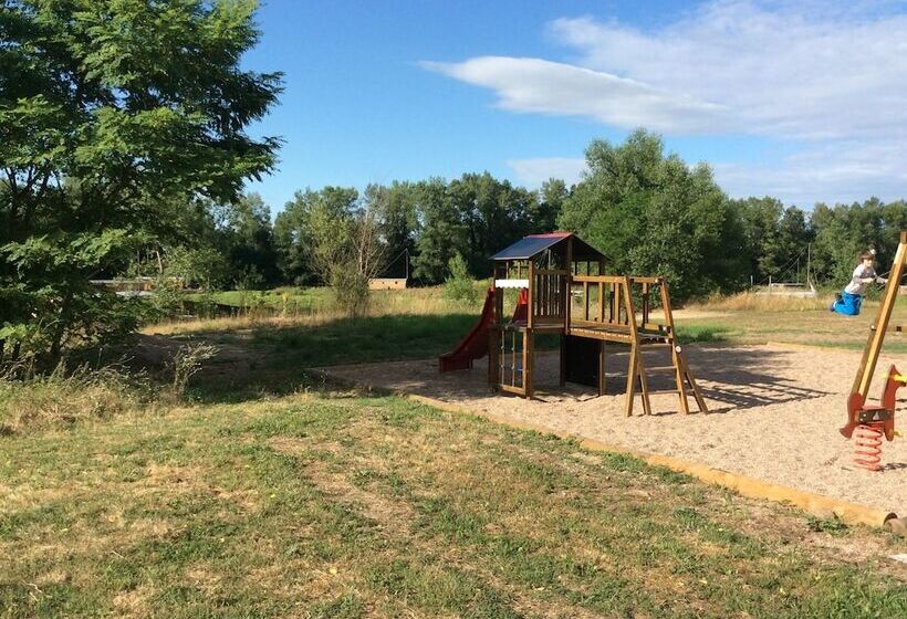 בית מלון כפרי Village Toue Du Domaine Des Demoiselles