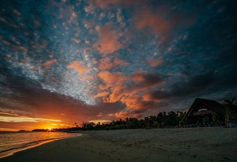 Отель Viwa Island Resort