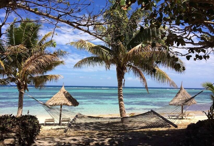 Отель Viwa Island Resort