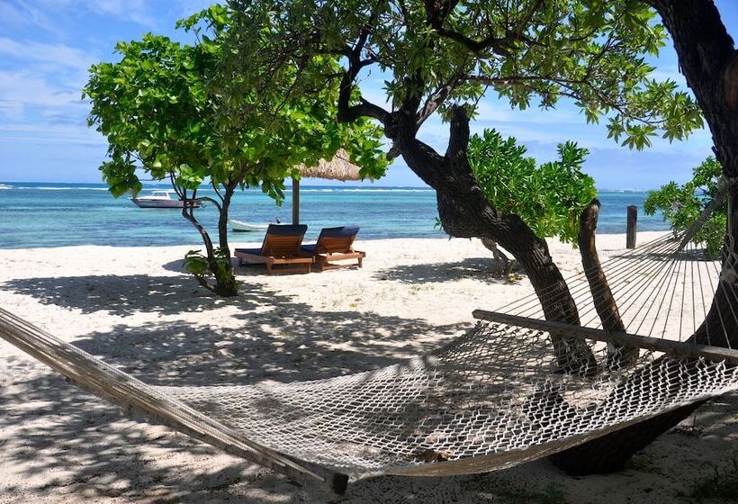 هتل Viwa Island Resort