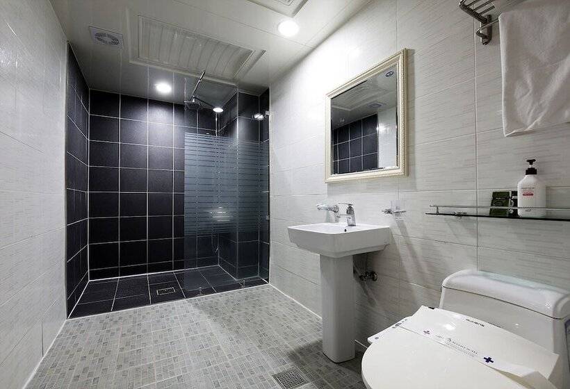 酒店 White Tourist