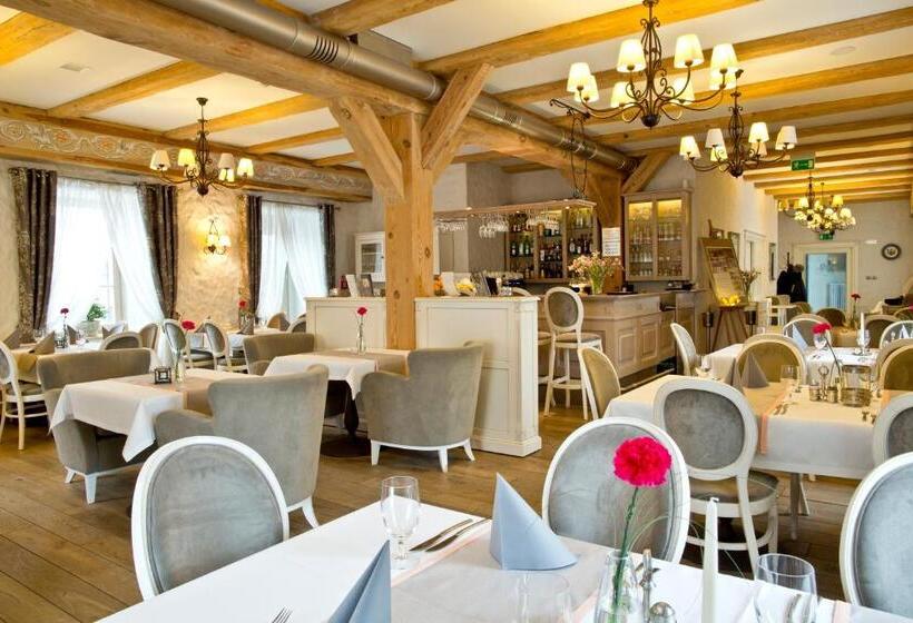 בית מלון כפרי Zamek Topacz