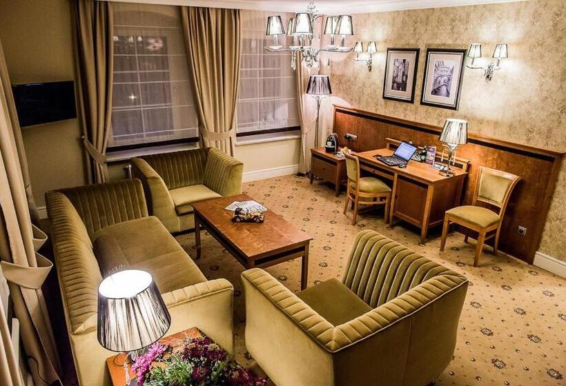 בית מלון כפרי Zamek Topacz