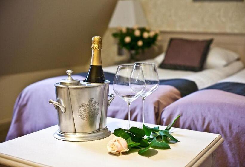 בית מלון כפרי Zamek Topacz