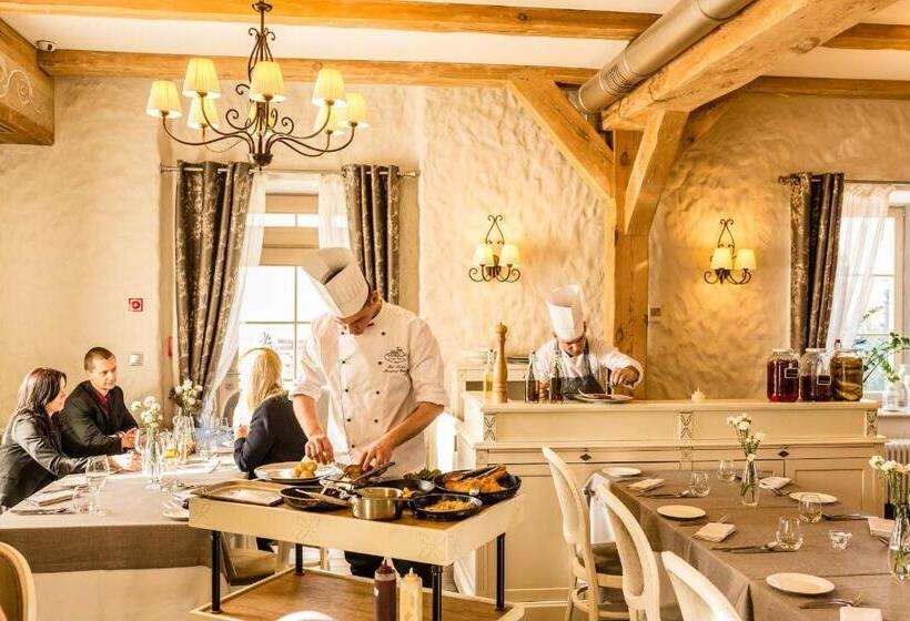 בית מלון כפרי Zamek Topacz