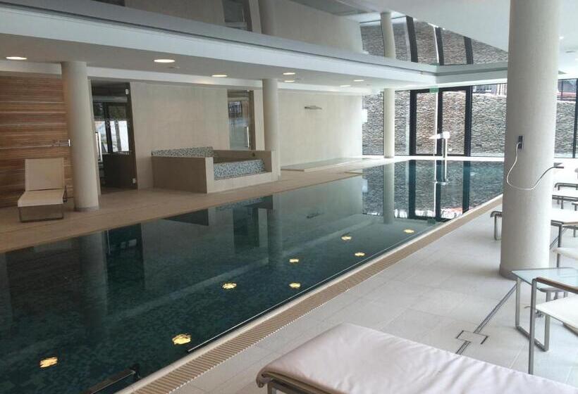 בית מלון כפרי Zamek Topacz