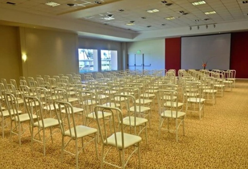 Howard Johnson Hotel Piedras Moras