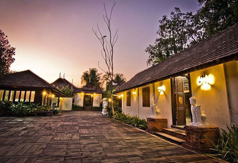 Laan Mai Fai Chang Resort