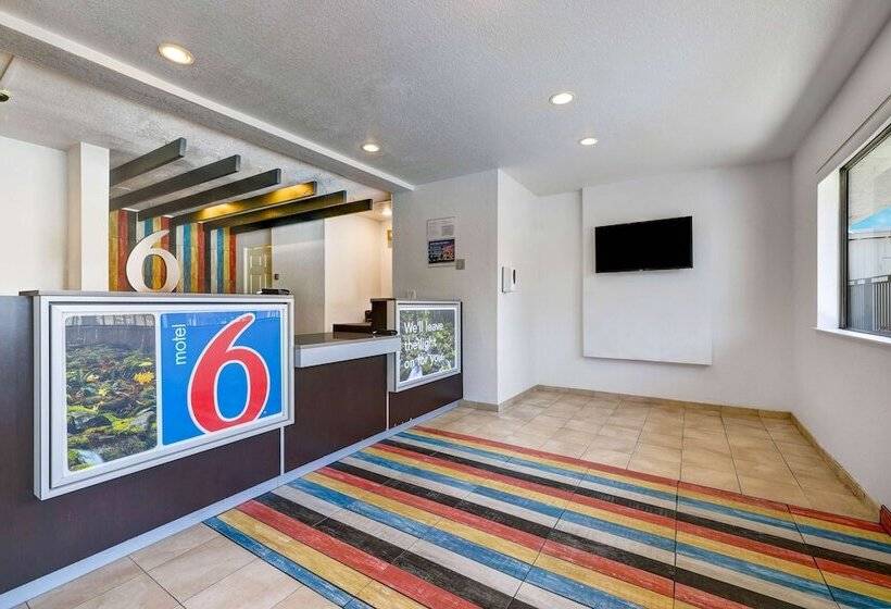 Motel 6kirkland, Wa  North Kirkland