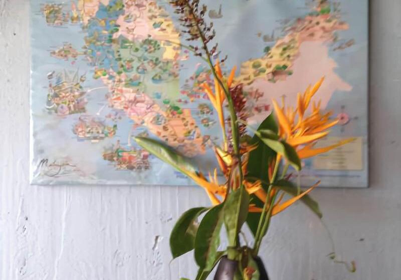 Мотель The Box Chalet