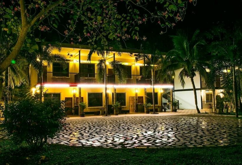 Pechmaneekan Beach Resort