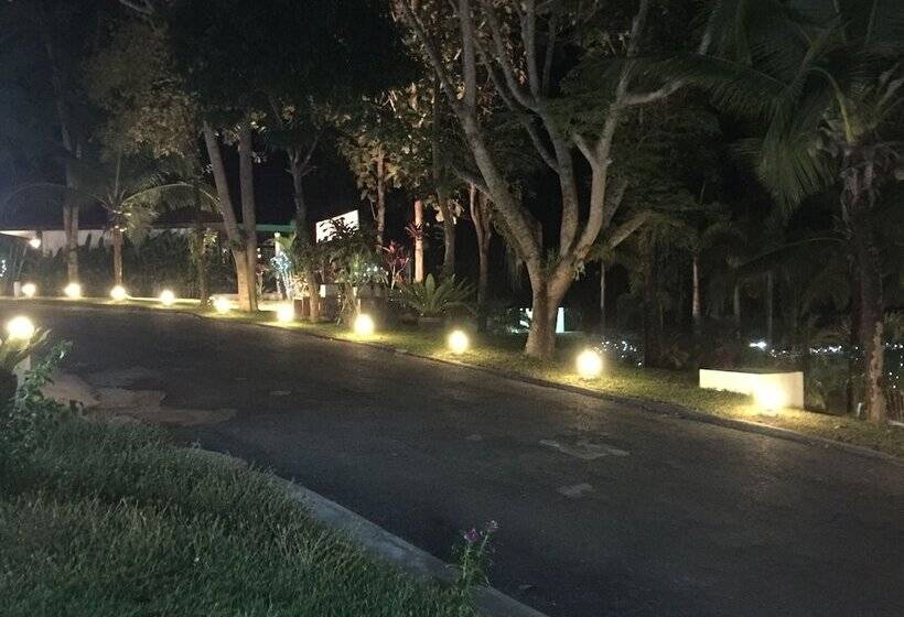 Pechmaneekan Beach Resort